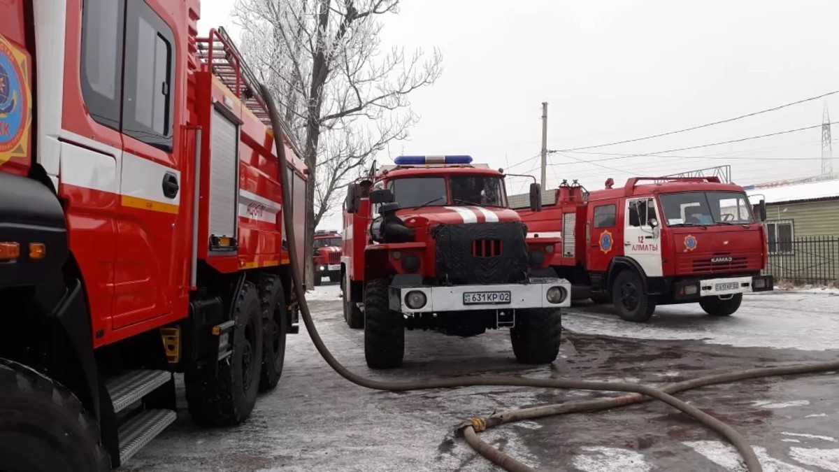 В Караганде сгорел жилой дом, погибли двое детей