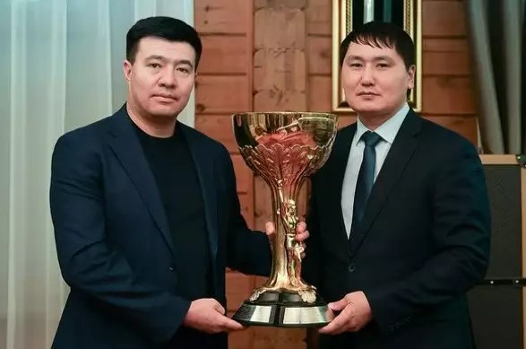 Олимпиада чемпиону Бақтияру Артаеву вернули кубок Баркера