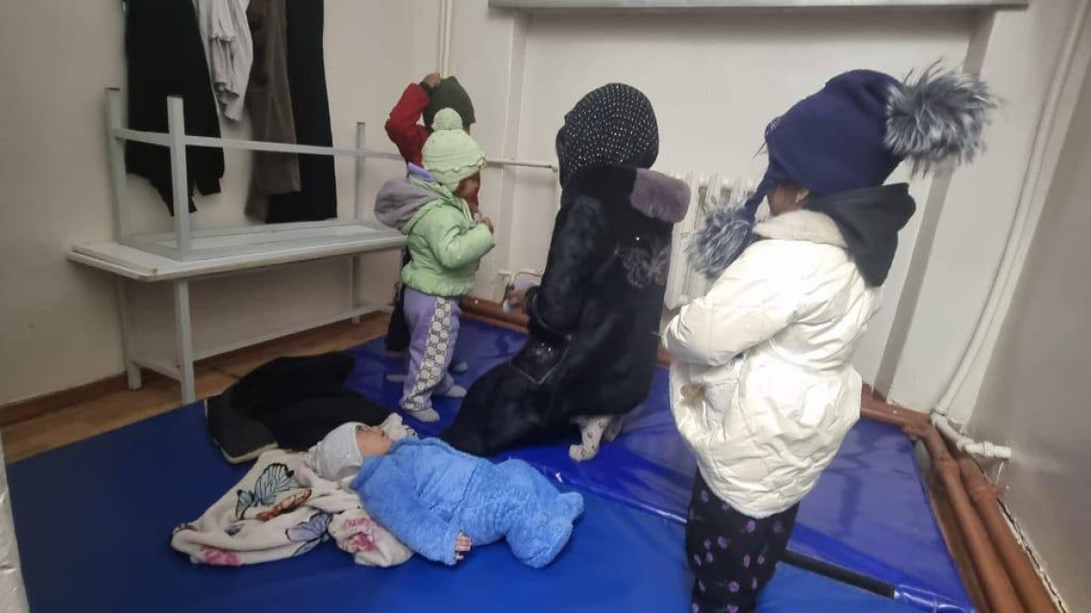 В Костанайской области из-за неблагоприятных погодных условий на дороге остались 174 большегрузных автомобиля.