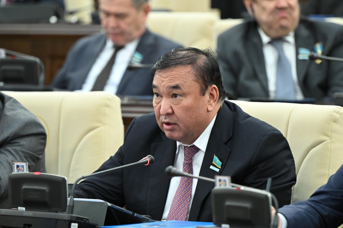 Кайрат Балабиев направил депутатский запрос по вопросам здравоохранения
