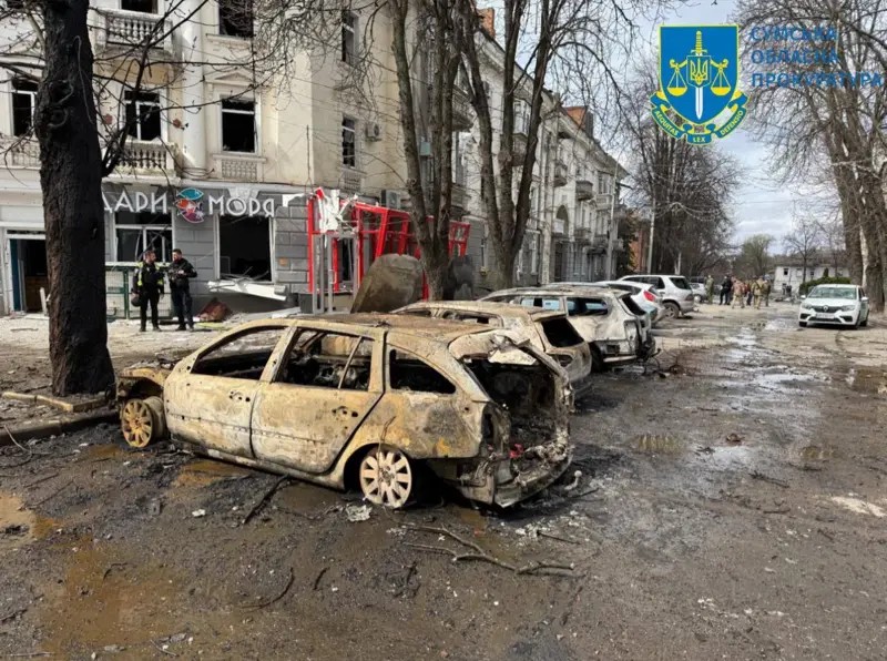 В городе Сумы на Украине в результате ракетного удара России погибли 34 человека.