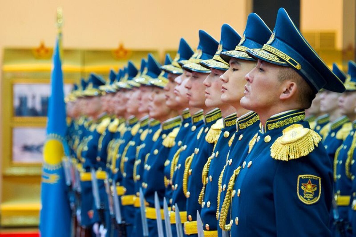 «Сейчас армия стала детским садом»: что думают деятели искусства об армии?