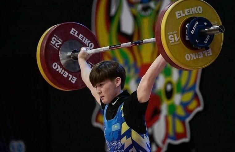 16-летний казахстанский тяжелоатлет стал чемпионом мира