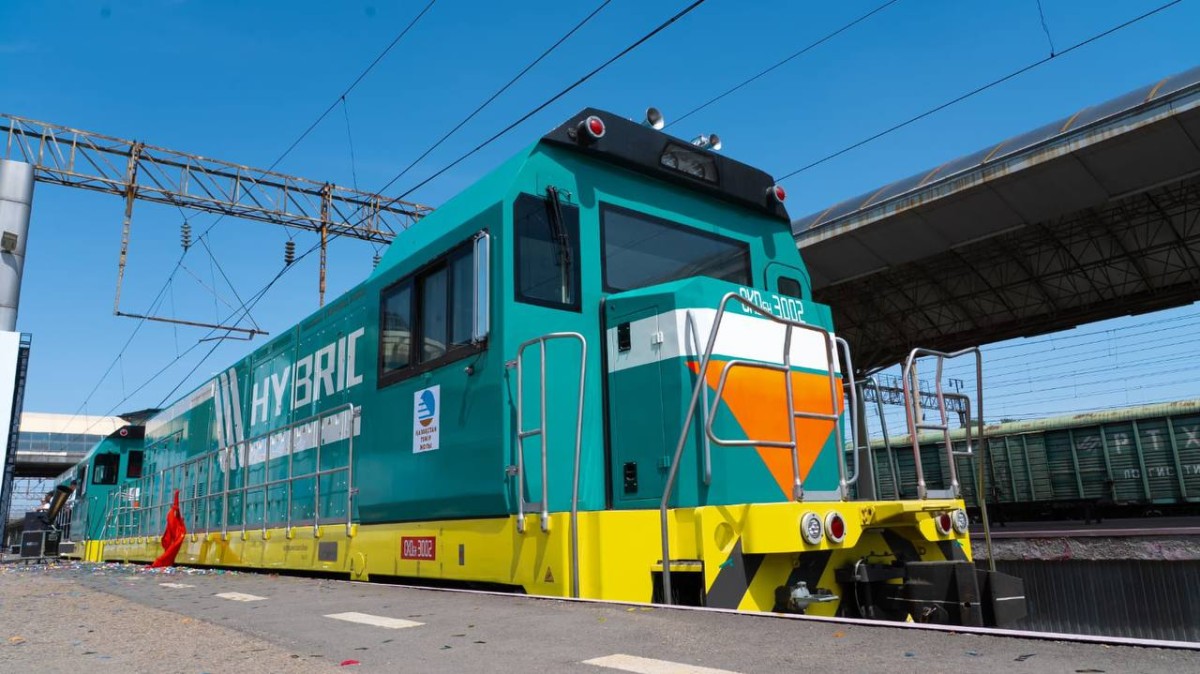 В страну доставлены первые экологичные тепловозы