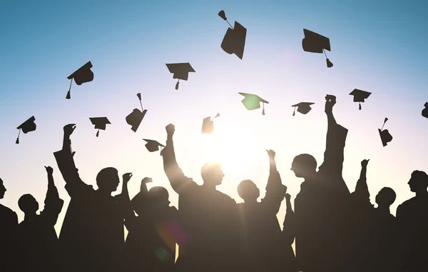 В Yessenov University прошла церемония вручения дипломов в новом формате