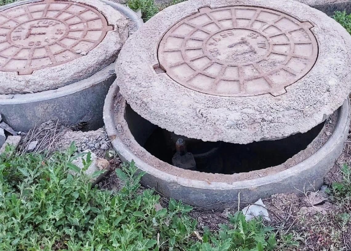 В Караганде два рабочих погибли при очистке колодца