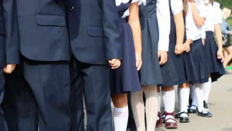 В Казахстане родители начали собирать подписи за отмену обязательной школьной формы
