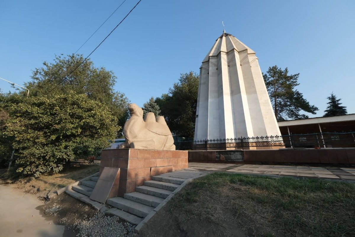 В Алматы будет реконструирован мемориальный комплекс Райымбека батыра