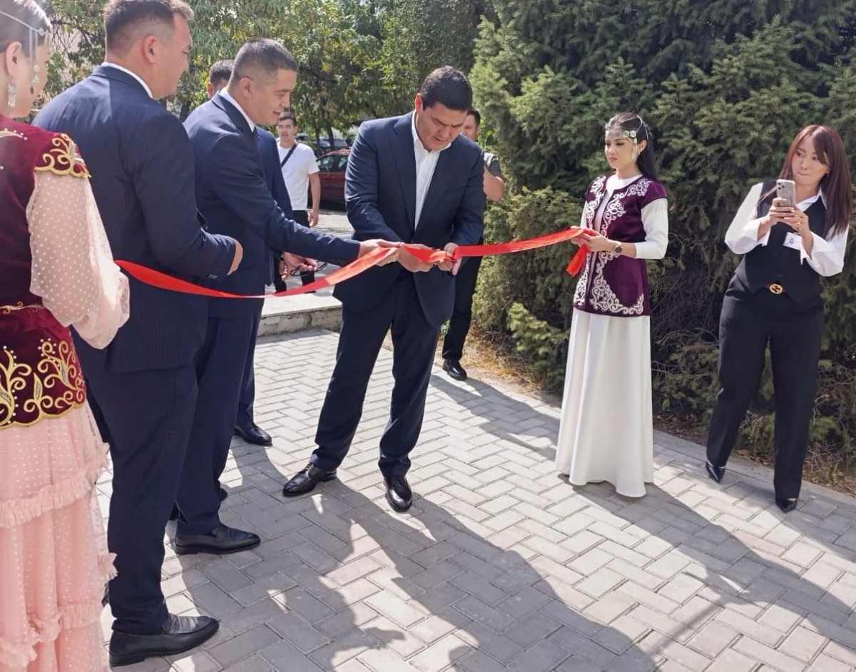 В Алматы открылся сектор коммерческой деятельности