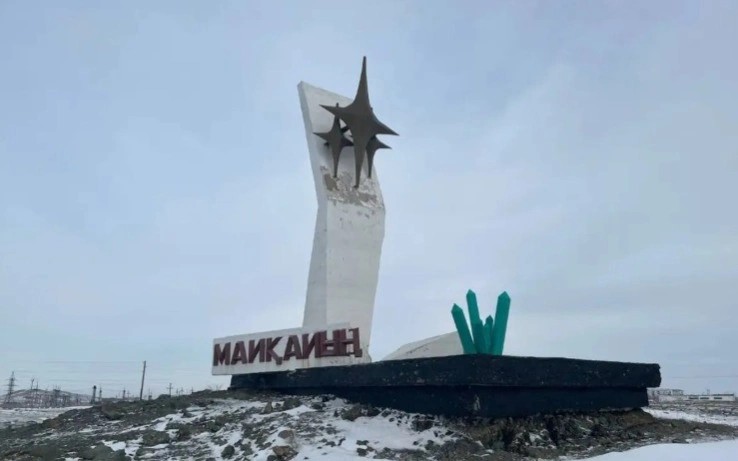 В одном из домов поселка Майкайын обнаружены тела двух человек