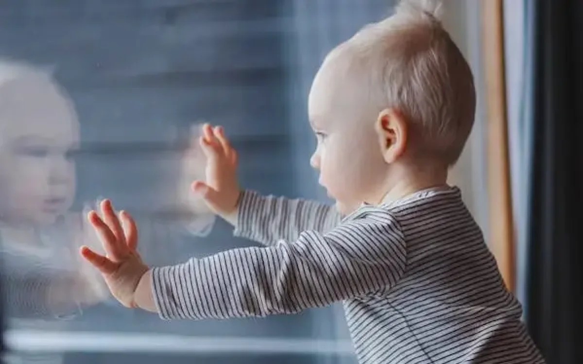 Трагедия в Степногорске: 5-летний ребёнок погиб, выпав с шестого этажа