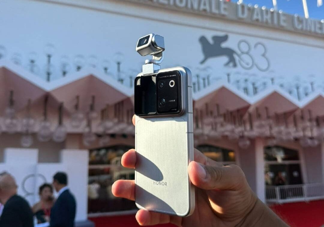 На Венецианском кинофестивале HONOR продемонстрировал кинематографические смартфоны HONOR Robot Phone и HONOR Magic9 Pro Max