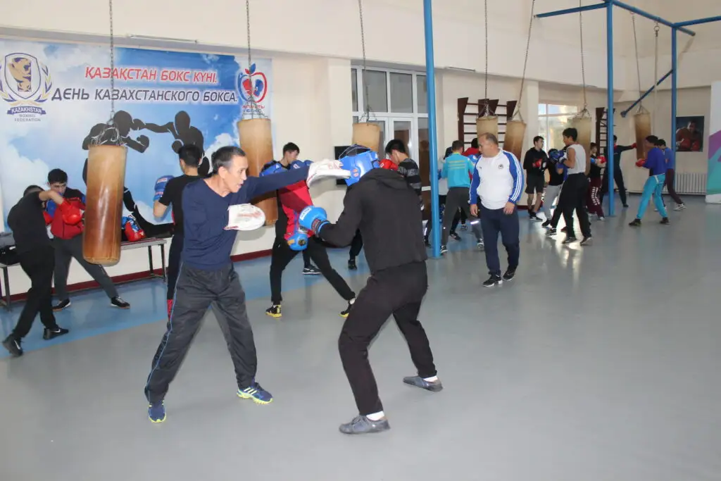 Школа, воспитавшая спортсменов, признанных миром, – «Воспитание чемпиона – труд тренера»