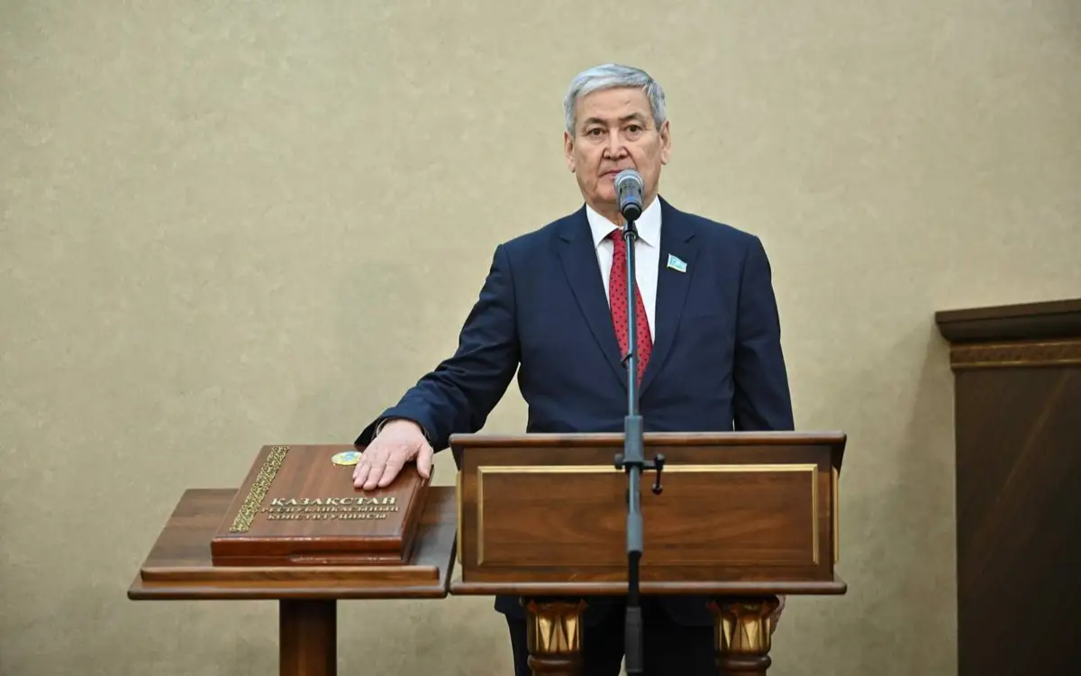 В Мажилис пришел новый депутат