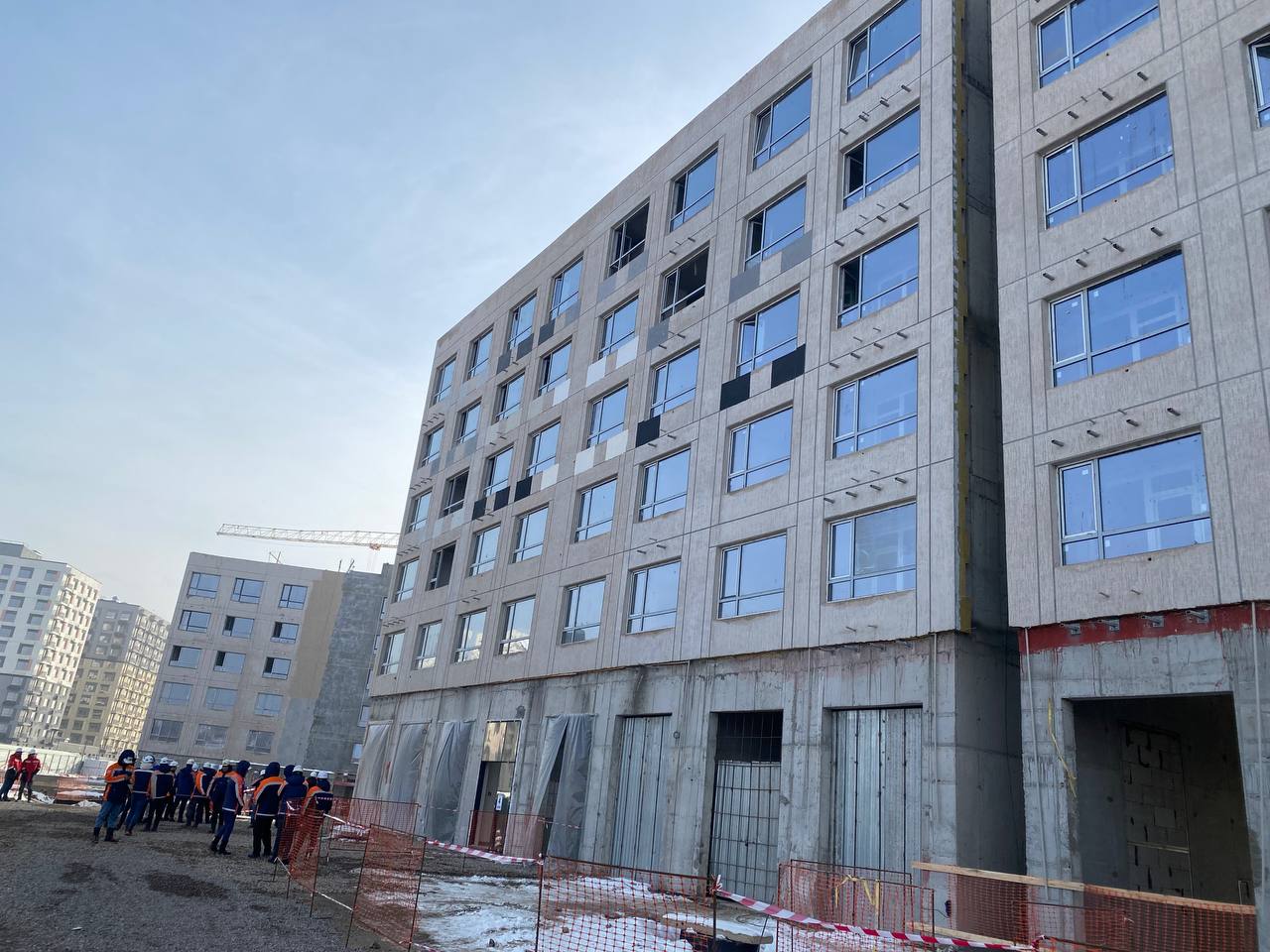 Специалисты BI Group совместно с АО «КазНИИСА» смоделировали землетрясение в жилом комплексе.