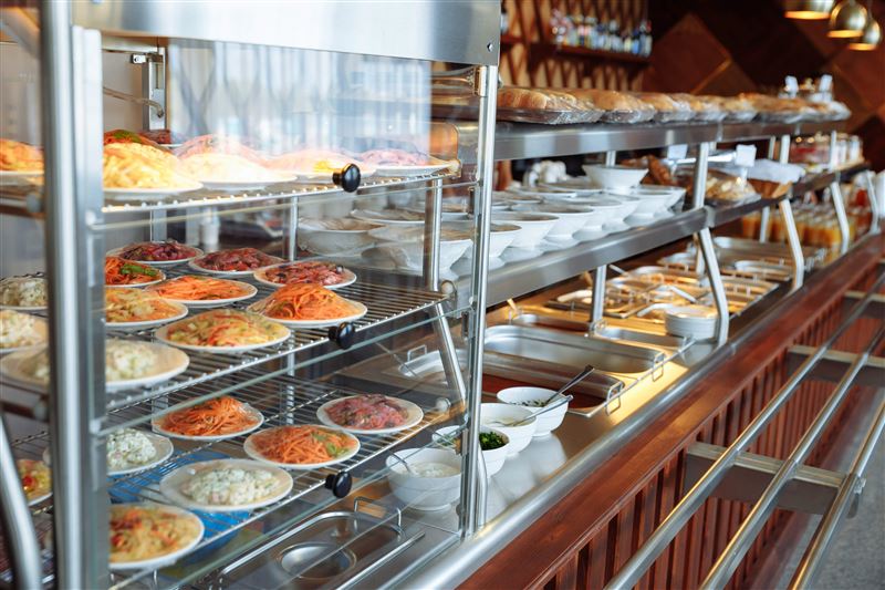 В Алматы открылась бесплатная столовая для малоимущих.