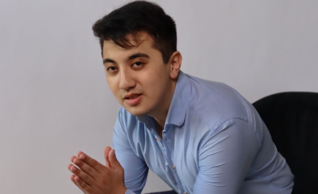 «Эльчин Сафарли вдохновил меня на написание двух книг на казахском языке»: интервью с молодой писательницей