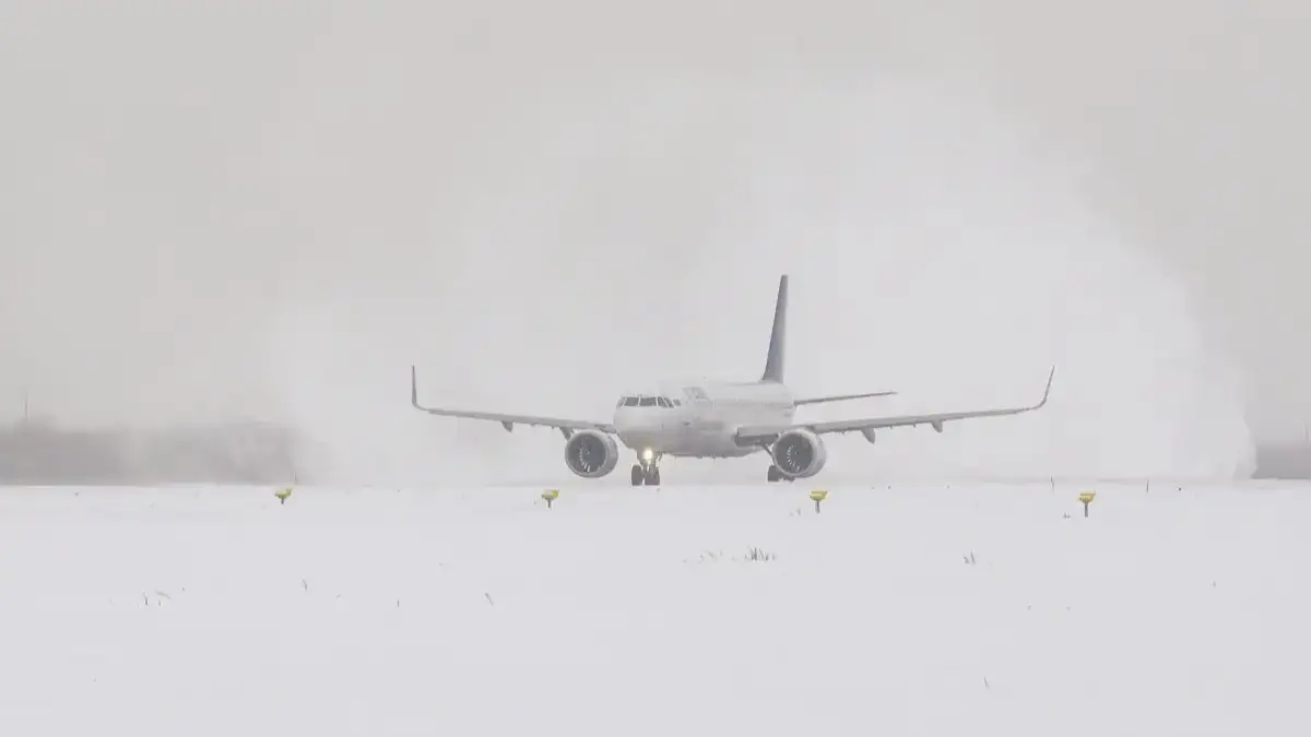 В аэропорту Алматы задерживается ряд рейсов