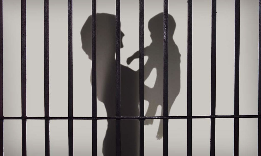 Депутаты попросили амнистировать женщин, не совершивших тяжких преступлений