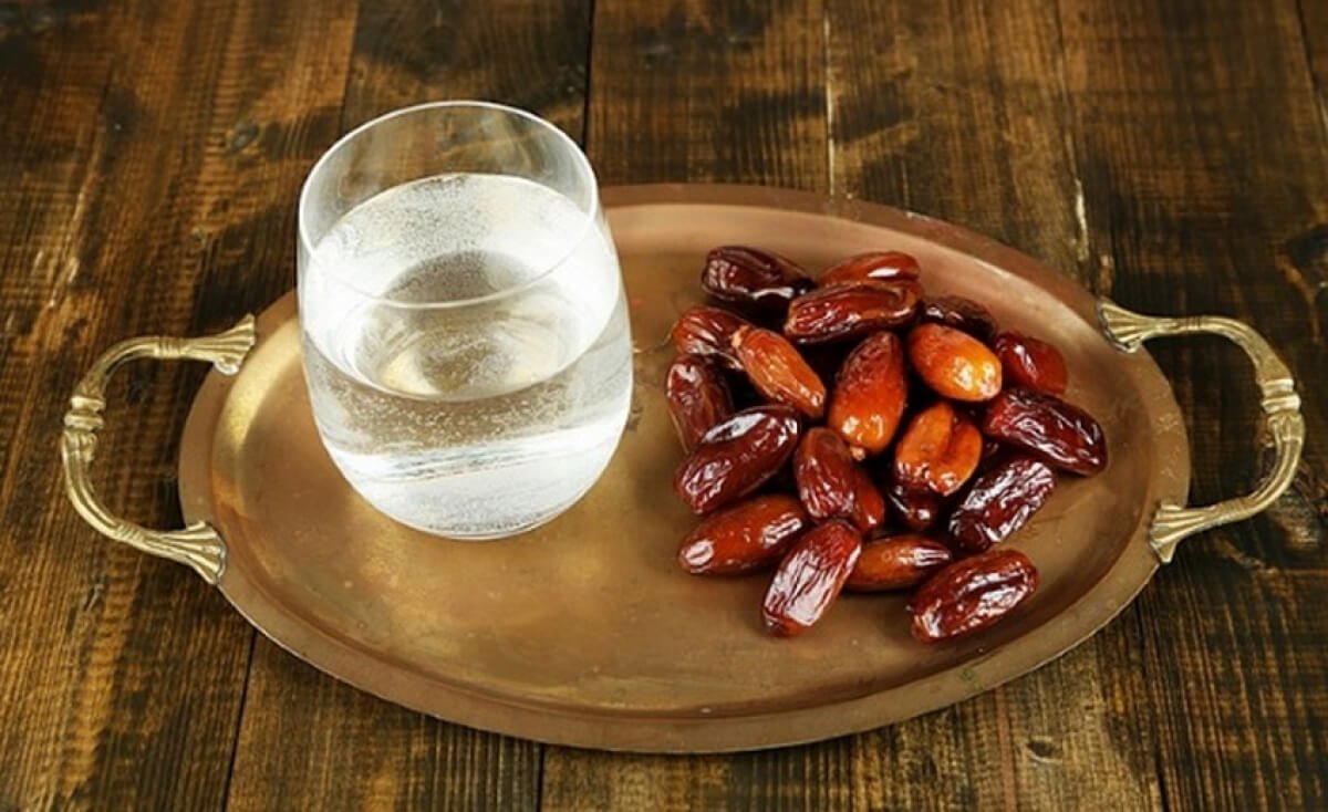 Нутрициолог ответил, кому не следует поститься и как питаться