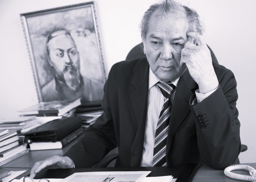 «Глубоко прочувствовав тонкие чувства в укромных уголках казахской психологии». Писатели делятся воспоминаниями о Дулате Исабекове.