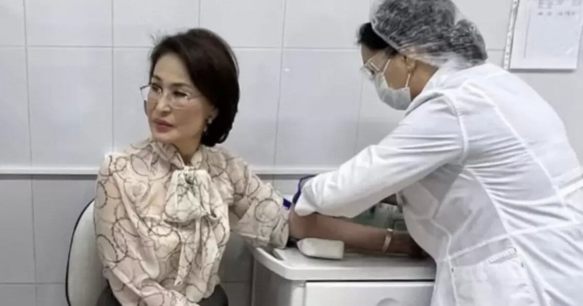 Министр Акмарал Альназарова стала донором костного мозга