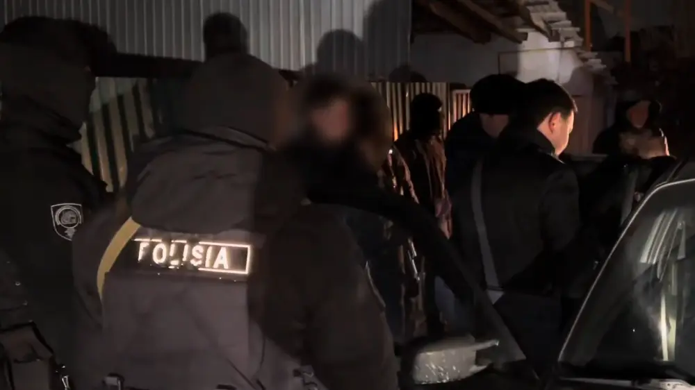 В Талгарском районе задержаны подозреваемые в похищении и вымогательстве у подростка.