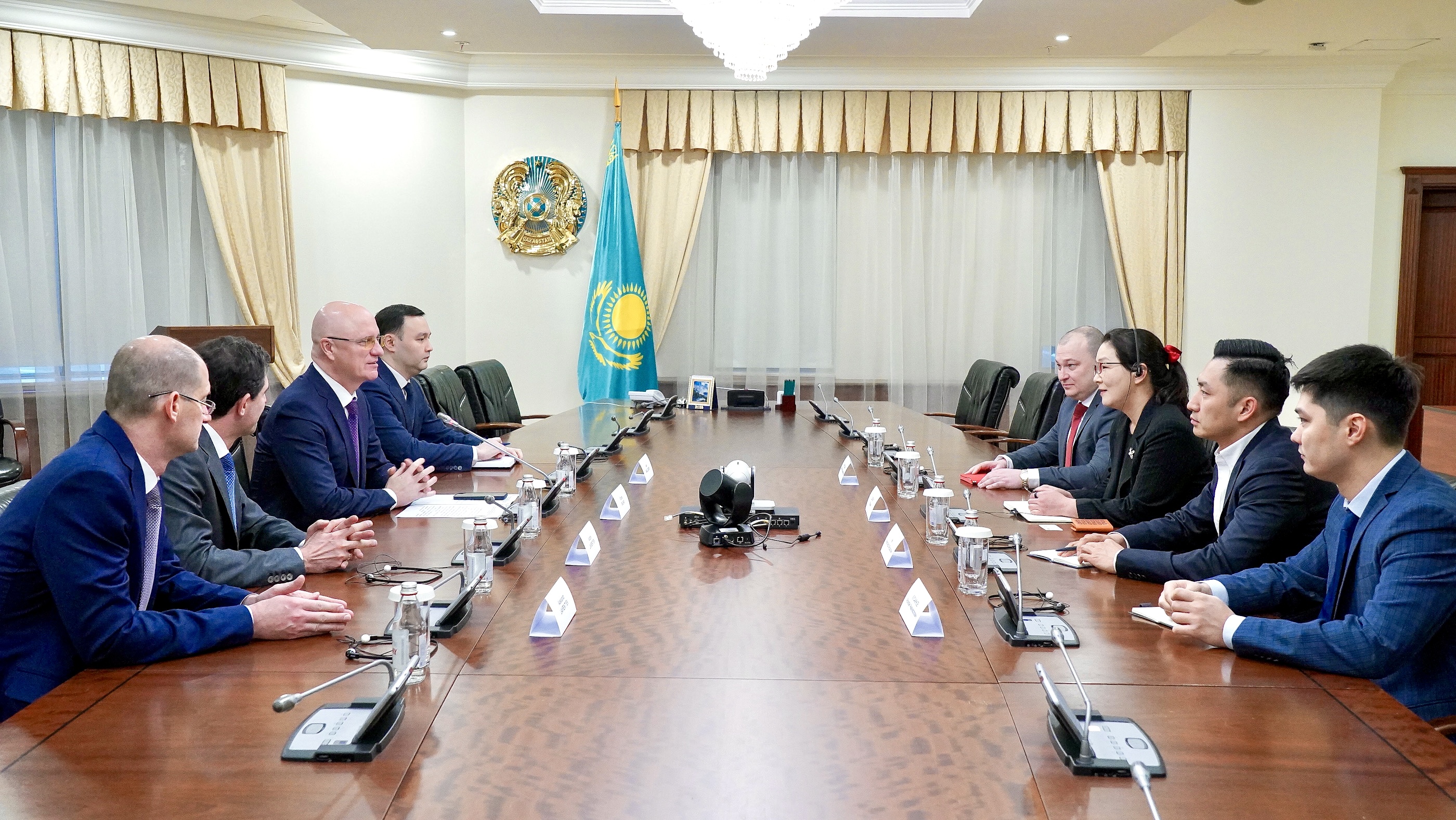 Роман Скляр встретился с президентом Samsung Electronics Central Eurasia