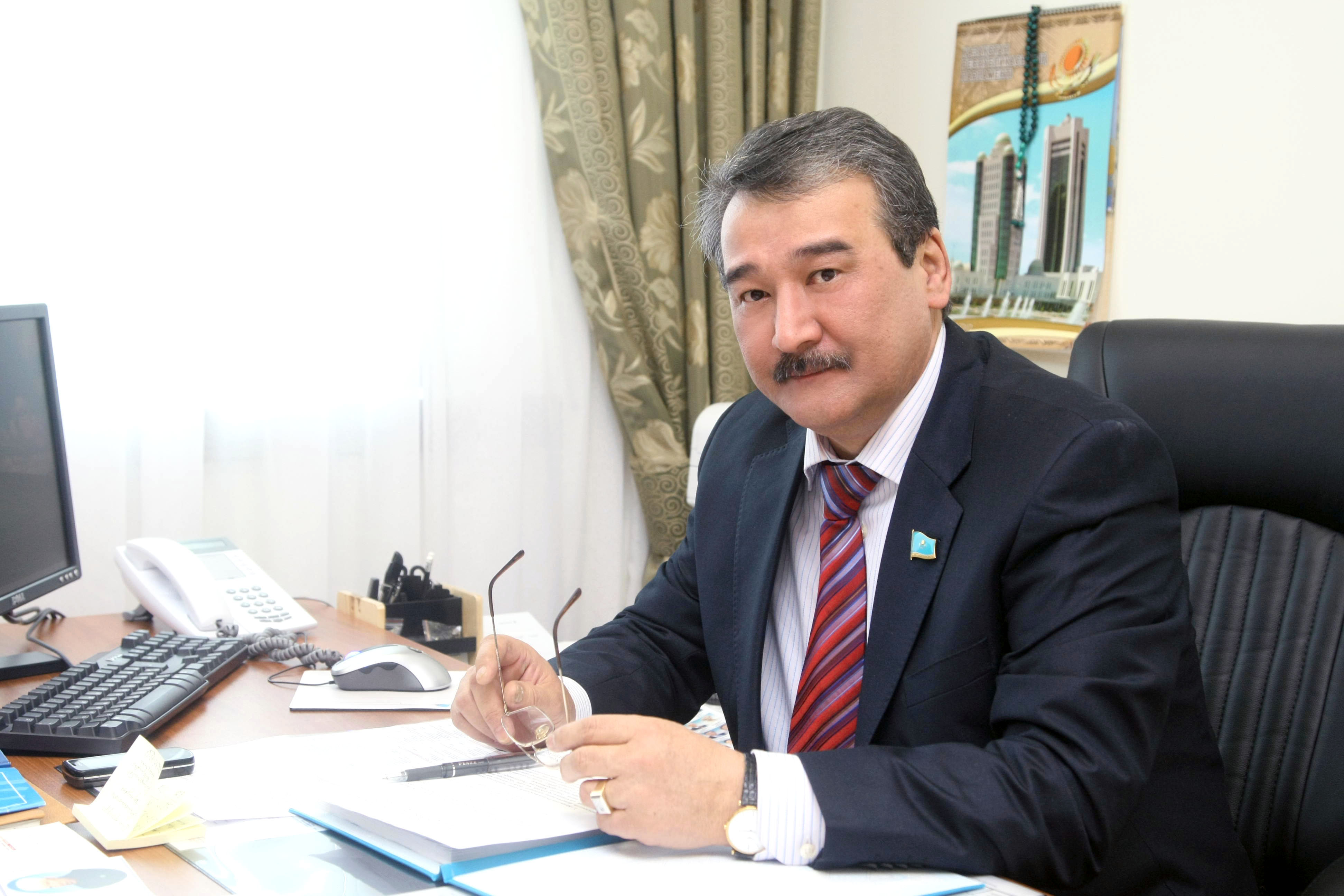 39 320 тенге штрафа за невладение казахским языком – Нурлан Онербаев