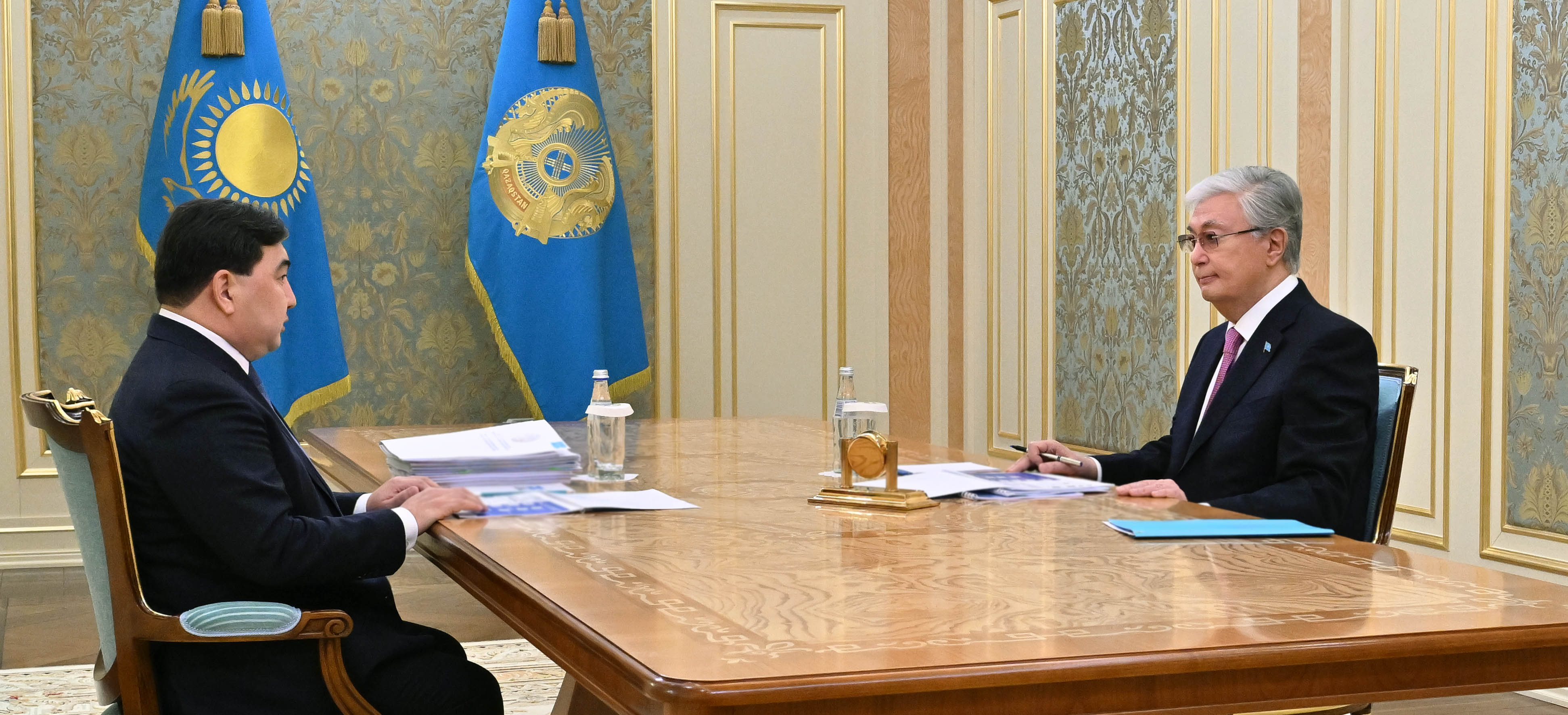 Президент поручил повысить эффективность государственной службы