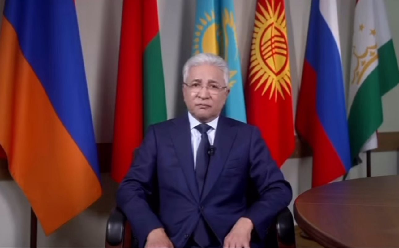 «Казахов втягивают в войну»: Имангали Тасмагамбетов ответил критикам