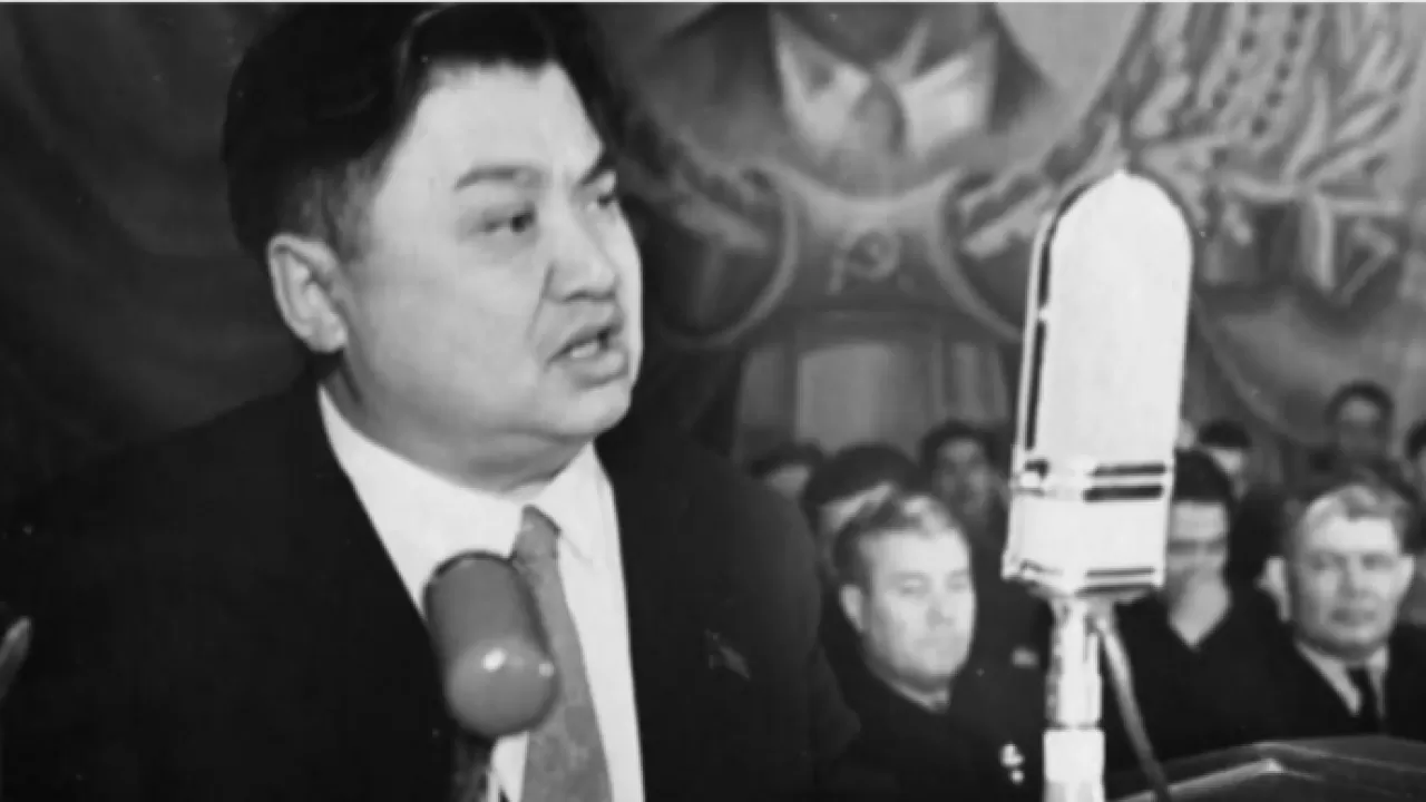 Общественному деятелю Жумабеку Ташенову исполнилось 110 лет