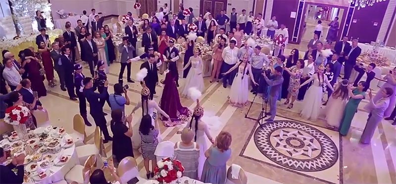 Необходимо разработать правило, которое упорядочит свадебную культуру.