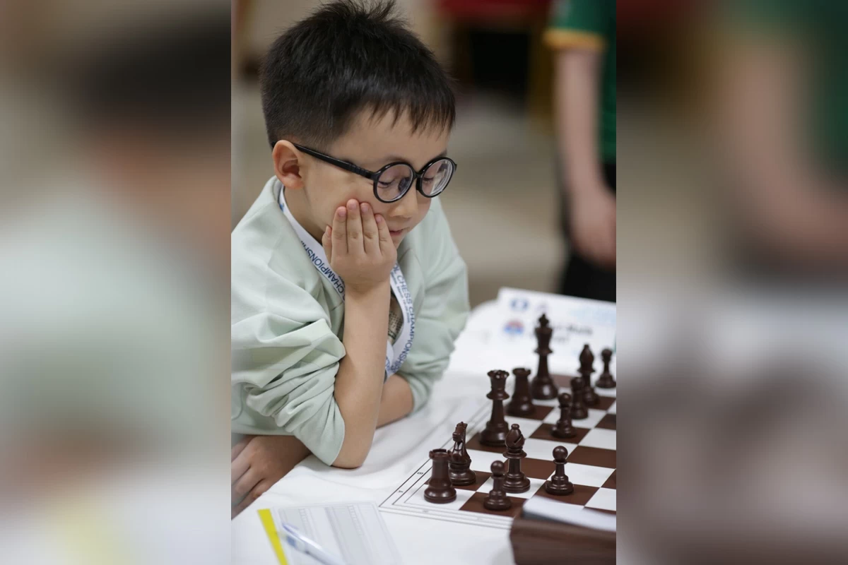 Казахстанский юный шахматист Кайрат Абдул-Малик стал чемпионом мира