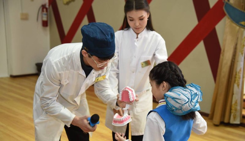 В школах откроется еще 195 стоматологических кабинетов.