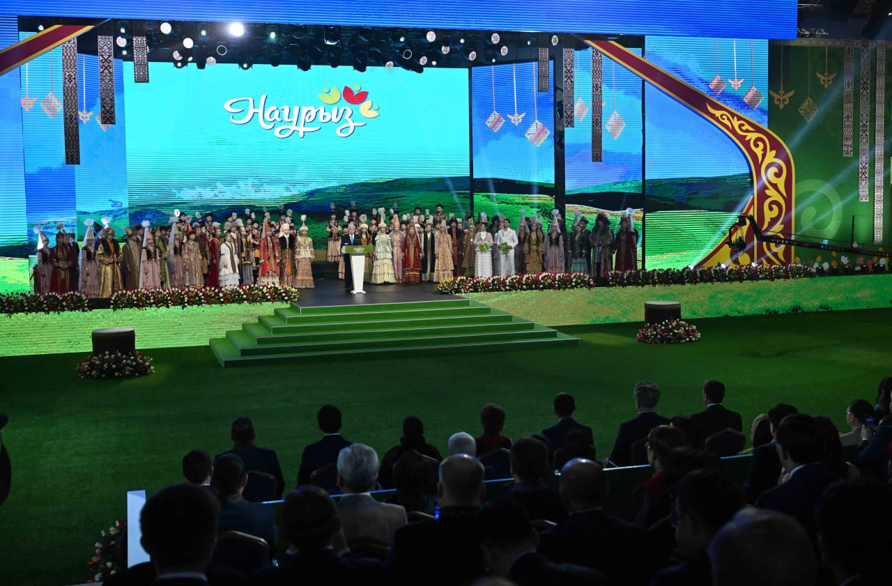 Глава государства поздравил народ Казахстана с праздником Наурыз.