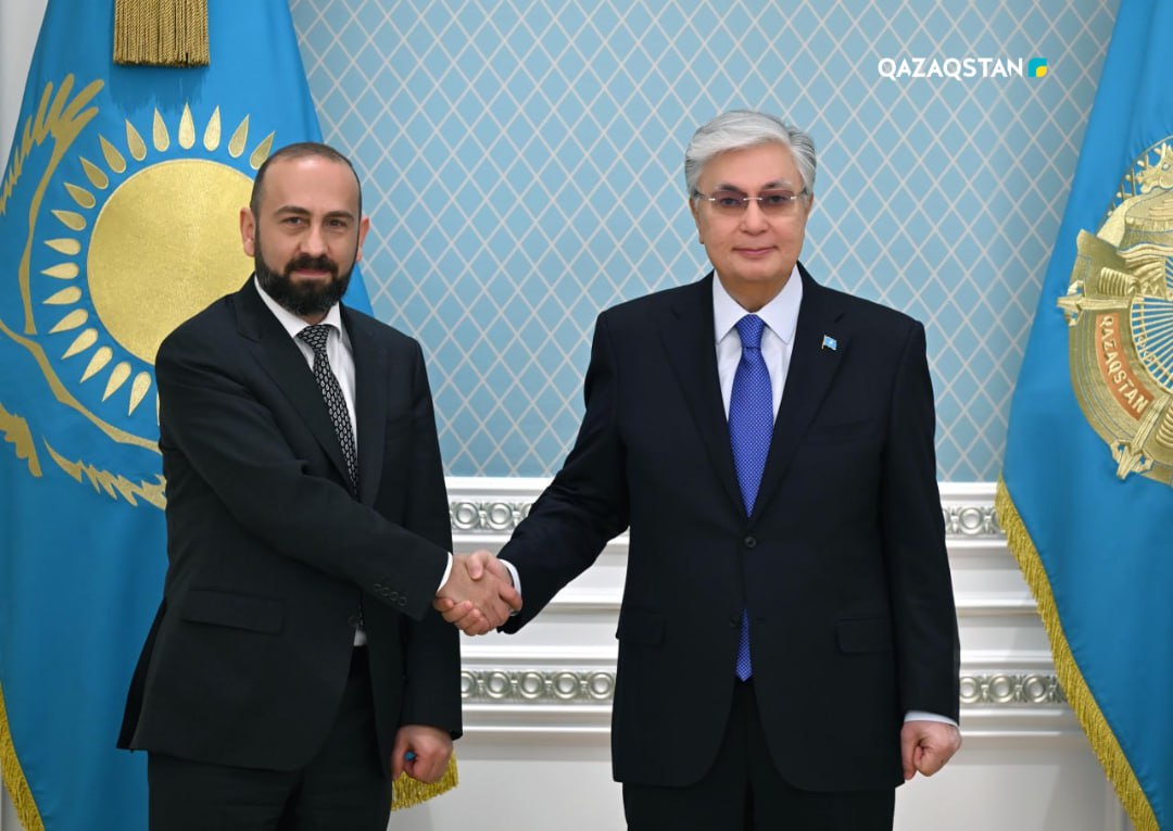 Глава государства принял министра иностранных дел Армении Арарата Мирзояна