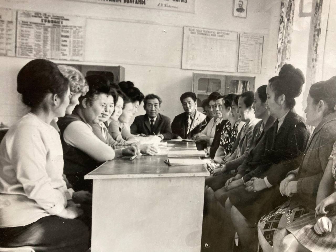 В Западно-Казахстанской области школа имени Жангир хана непрерывно обучает детей на протяжении 184 лет.