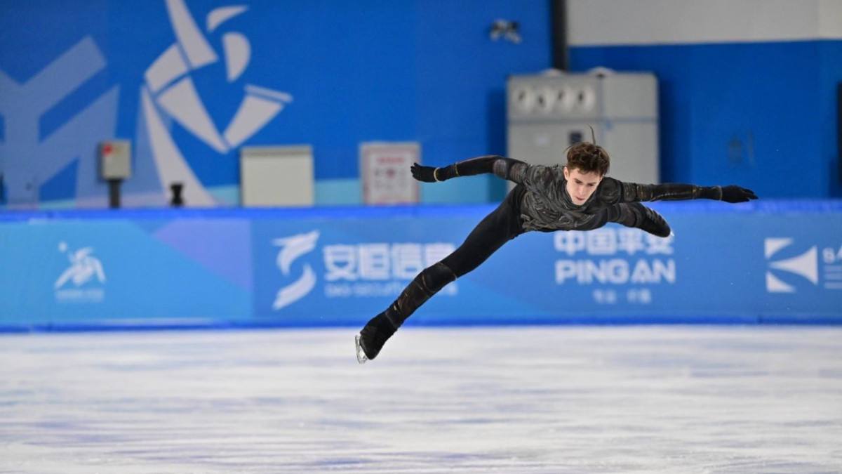 Казахстанский фигурист вошел в тройку лучших на ЧЕ-2025