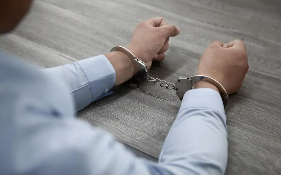 В ВКО по подозрению в изнасиловании двух детей задержан бывший полицейский