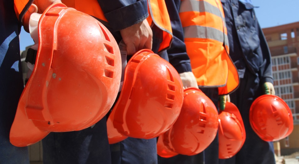 В Казахстане работают около 13,6 тыс. иностранных граждан