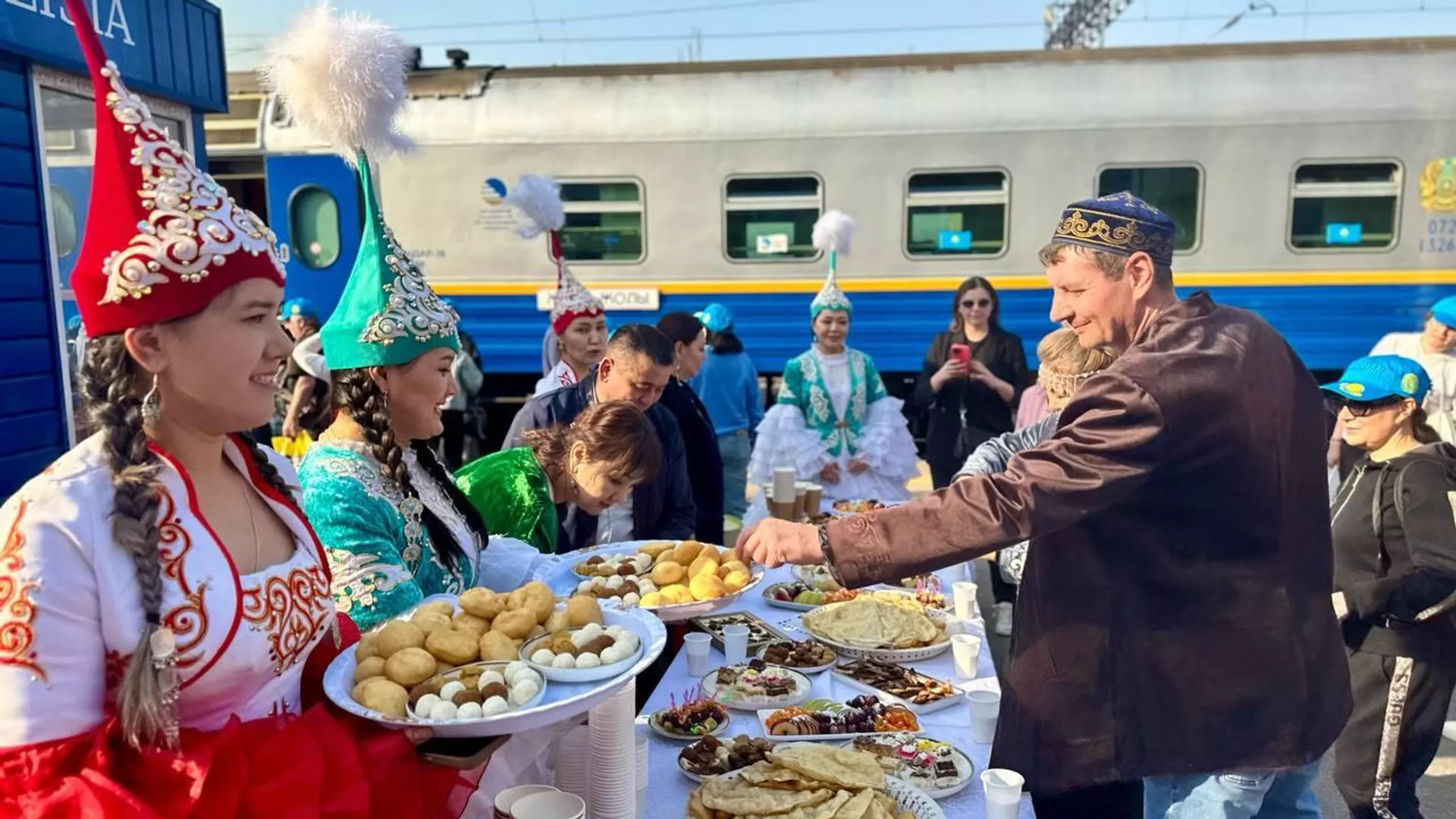 На Наурыз около 500 пассажиров отправились в путешествие на туристических поездах.