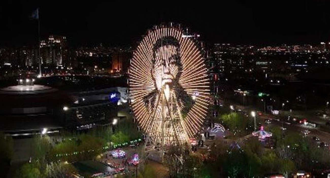 На колесе обозрения в Астане изображен портрет Абая