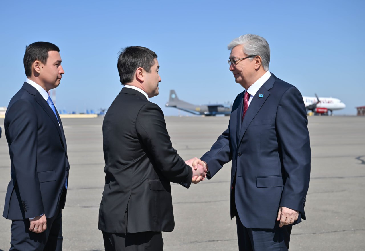 Глава государства прибыл в Мангистаускую область с рабочим визитом.