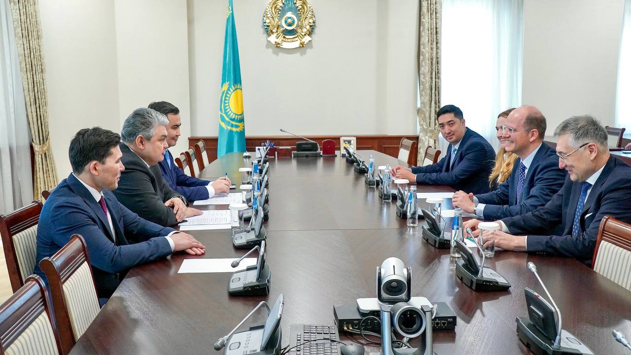 В Правительстве РК прошли переговоры с FIBA