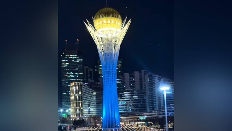 2 апреля Астана окрасилась в синий цвет в поддержку людей с аутизмом.