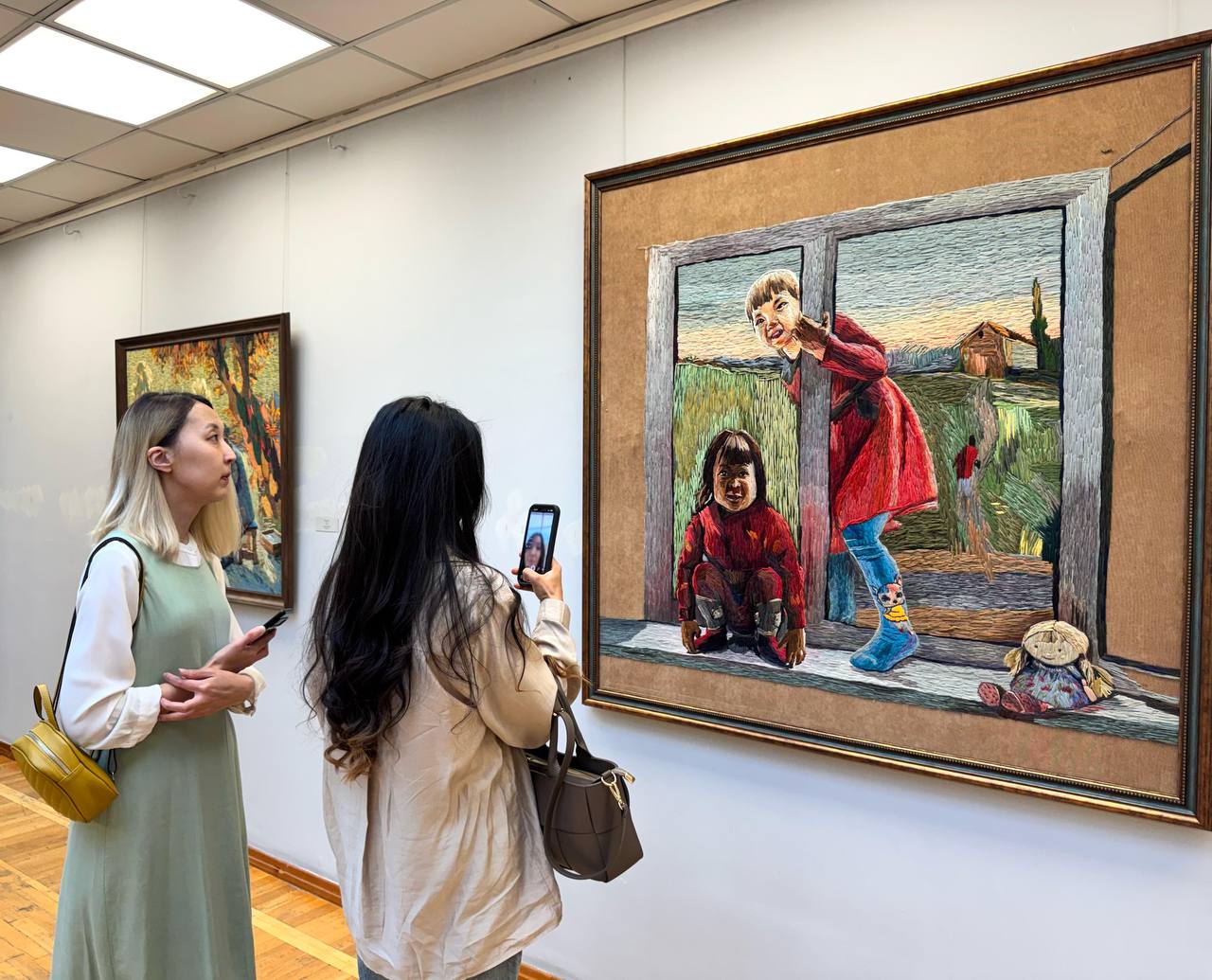 В музее искусств имени Абылхана Кастеева прошла выставка «Цвет тоски».