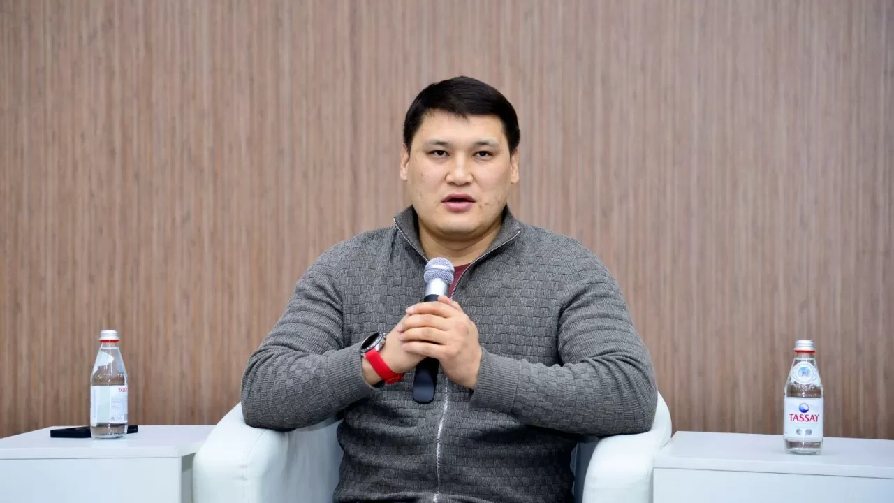 «Предупреждение государству»: депутаты высказались по поводу ситуации с Берденовым