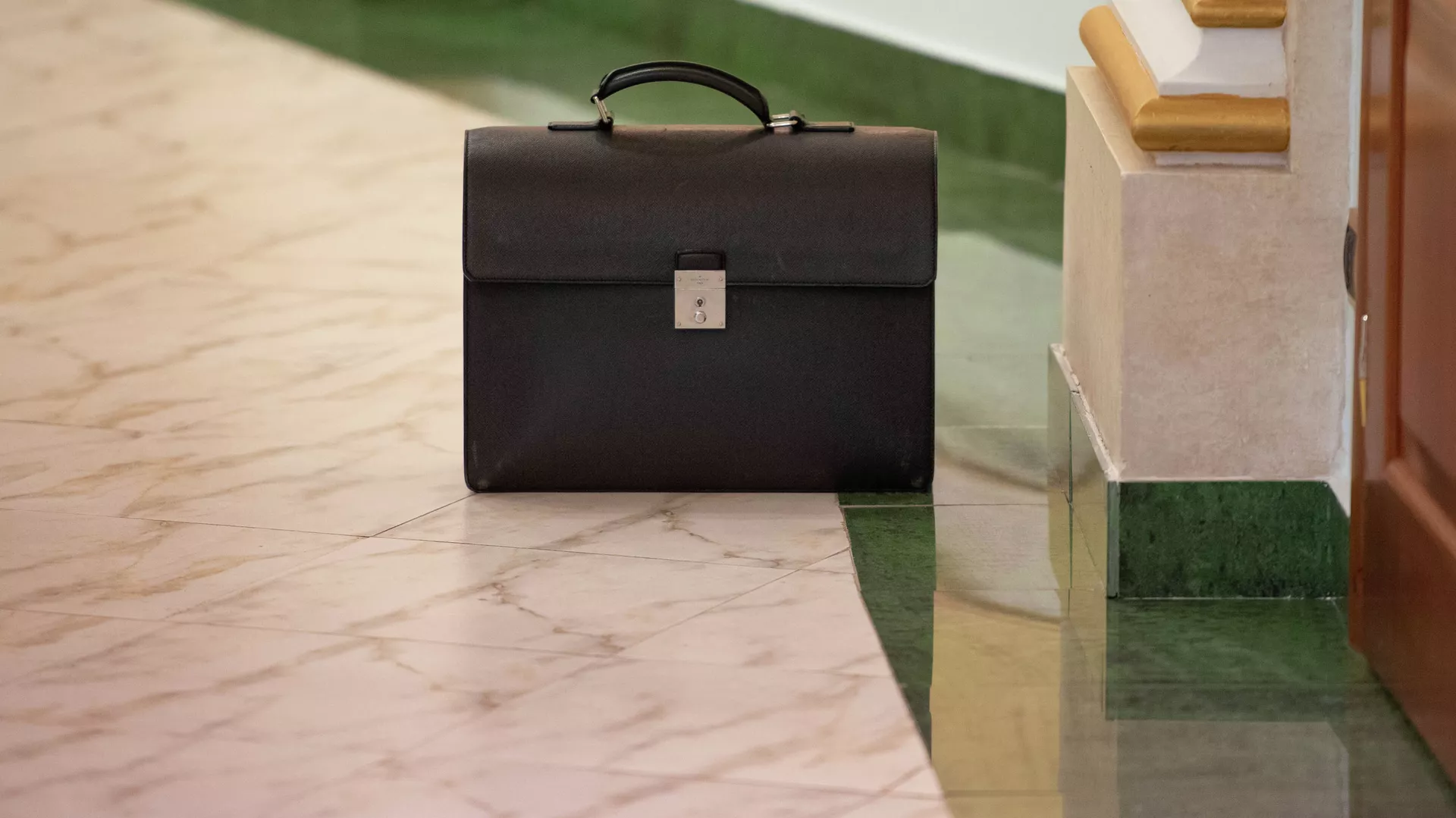 «Уволена с должности за то, что не поставила лайк»: Как обстоят дела в Шымкентском молодежном центре