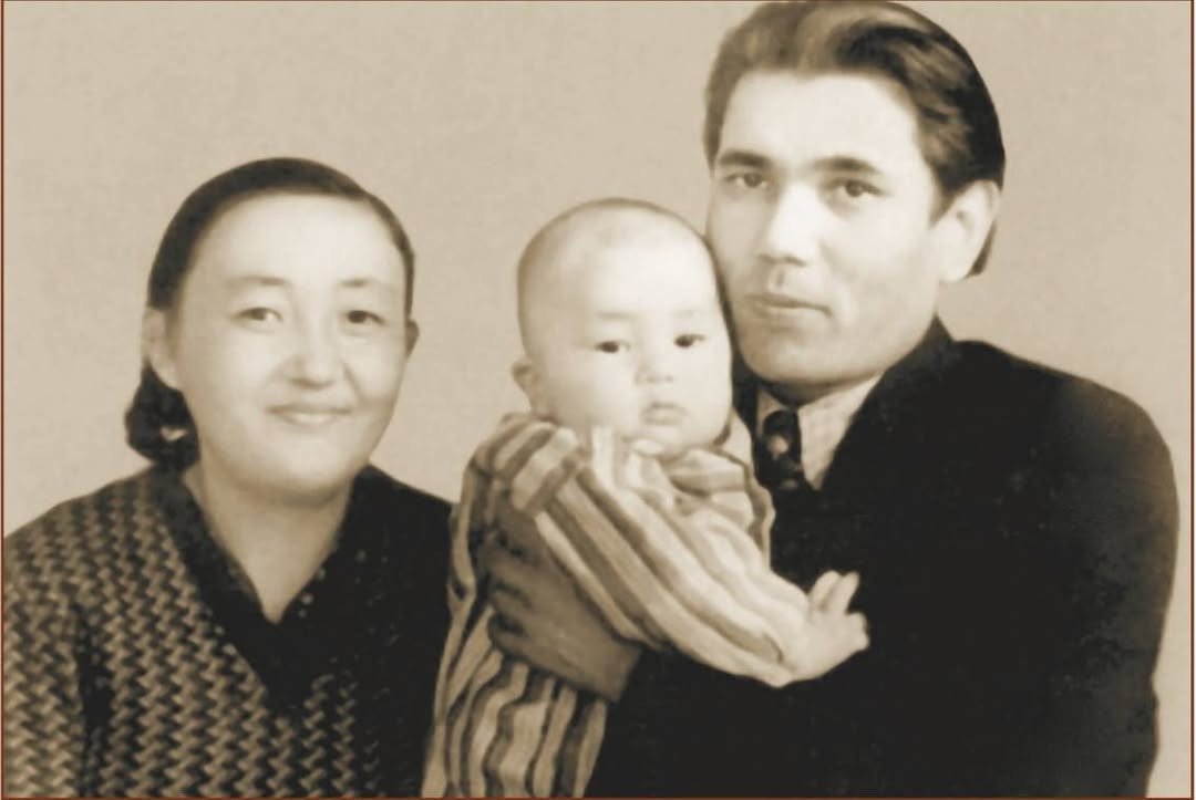 Президент поздравил с Днем матери и поделился воспоминанием о своей матери